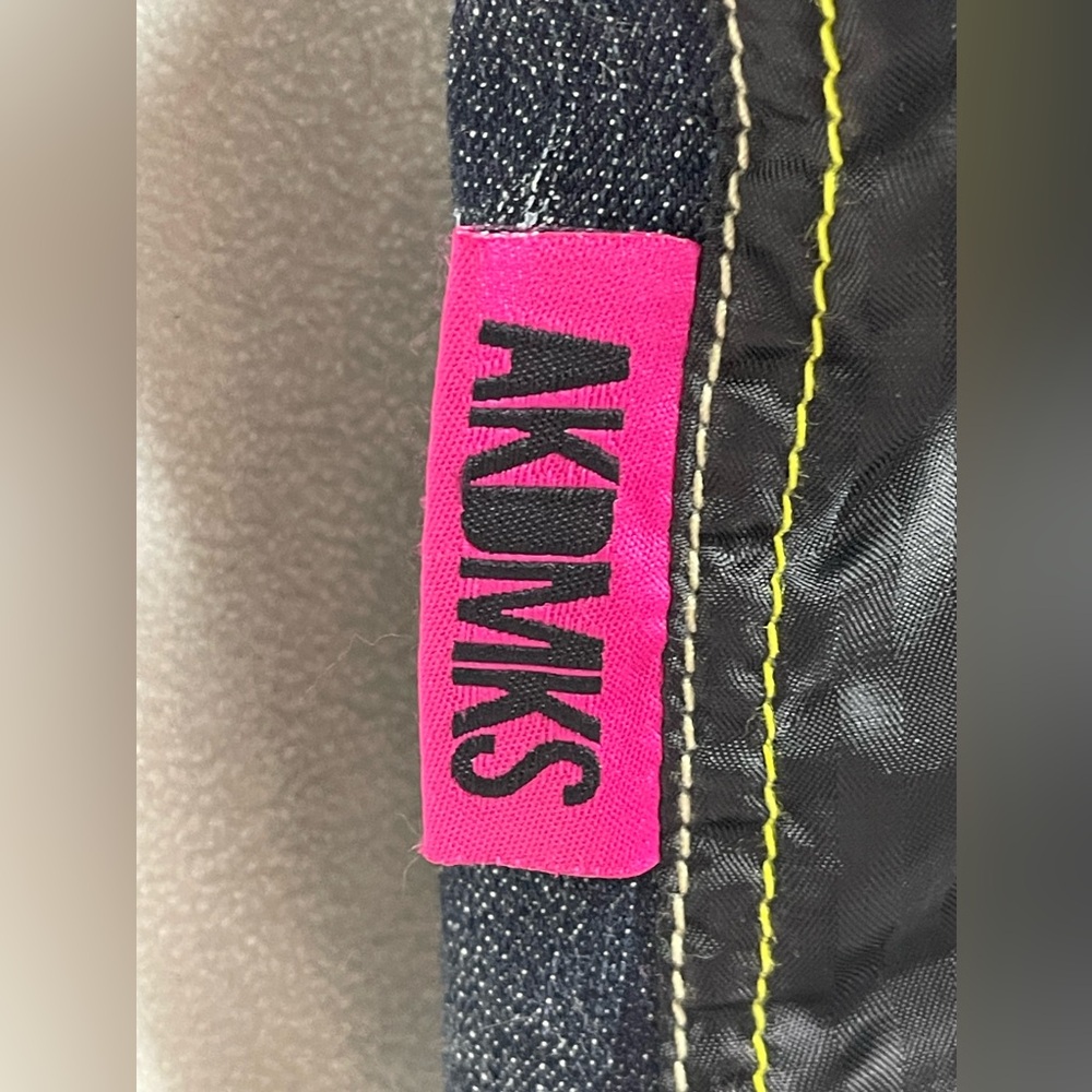 Akademiks Denim Vest with Paint Splatter - Picture 4 of 6